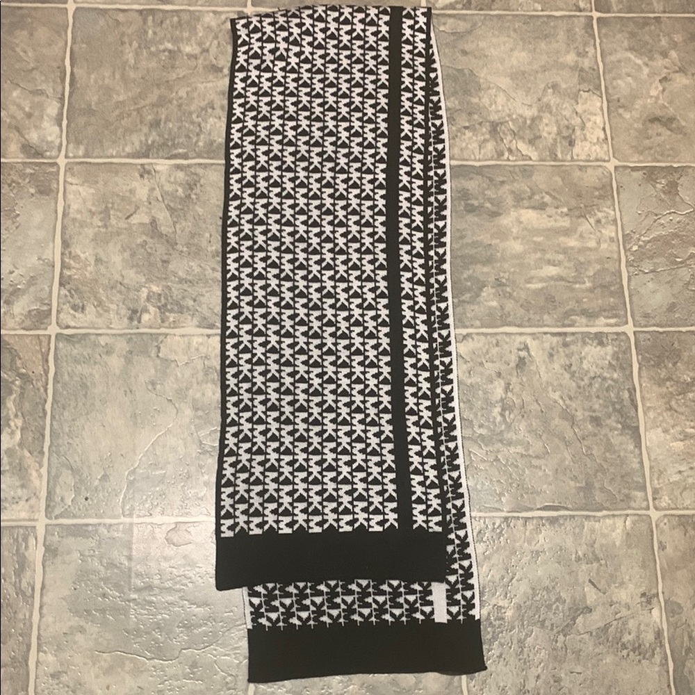 MICHAEL Michael Kors Black and White Scarf